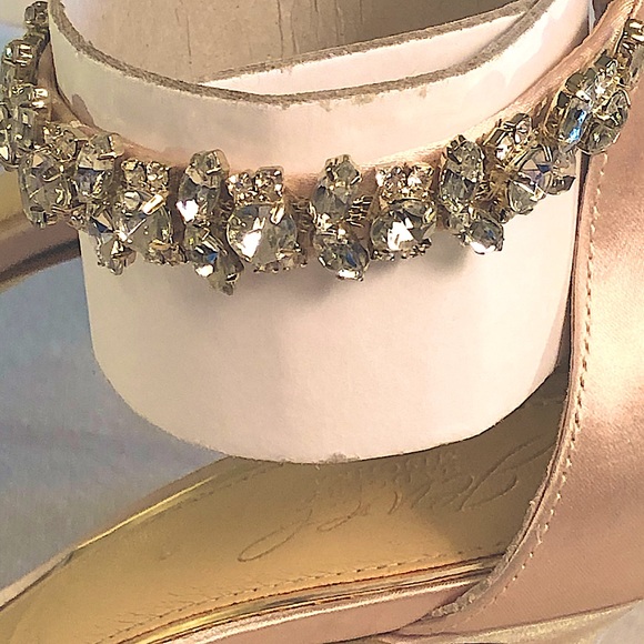 Badgley Mischka Raleigh Jeweled Satin High Heels. Woman’s Size 10 - Picture 2 of 15